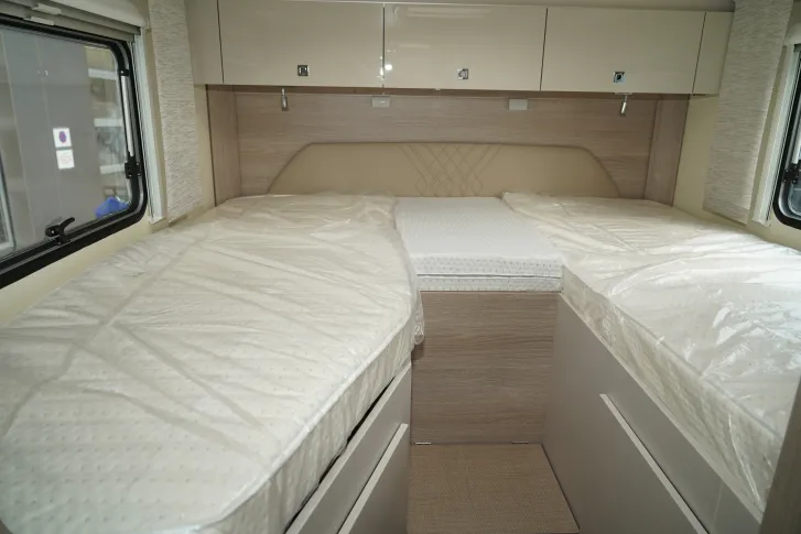 Fahrzeugbild Bürstner Lineo T 620 G #12