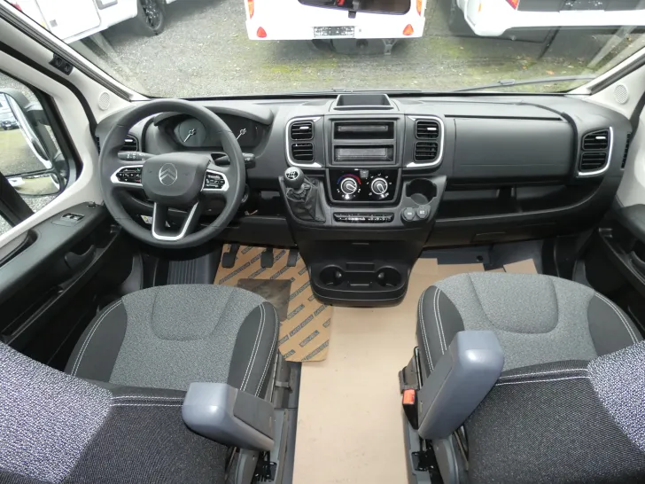 Fahrzeugbild Carado VAN V132 Pro+ (19) TV + SAT, MARKISE #6