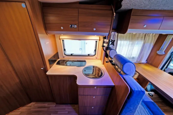Fahrzeugbild Knaus SKY WAVE 650 MF/Festbett+Hubbett/Klima/Markise #12