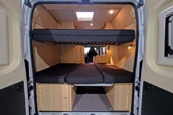Fahrzeugbild Clever Van 540/Automatik/1.Hand/Festbett/Klima/Solar #5