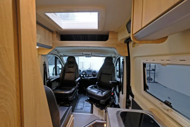 Fahrzeugbild Clever Van 540/Automatik/1.Hand/Festbett/Klima/Solar #9