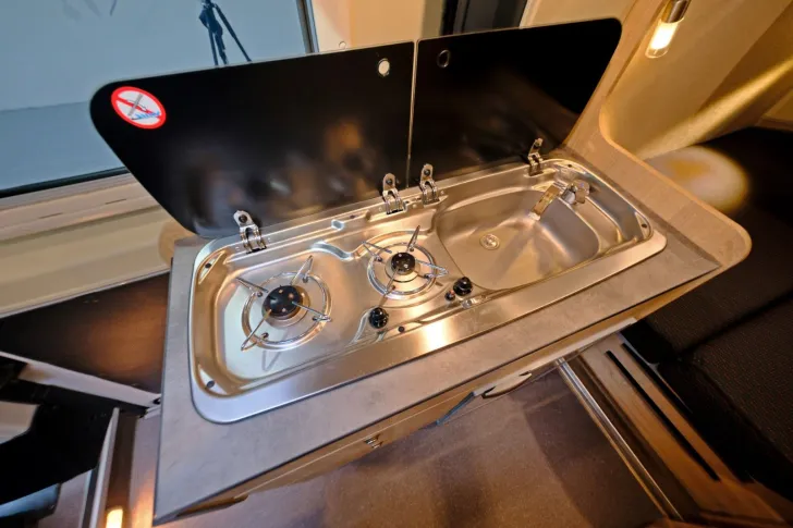 Fahrzeugbild Clever Van 540/Automatik/1.Hand/Festbett/Klima/Solar #13