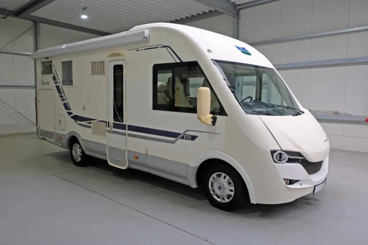 Fahrzeugbild McLouis Nevis 875/Festbett+Hubbett/Garage/Klima/Markise #1