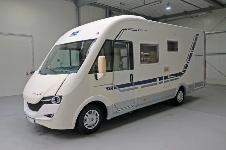 Fahrzeugbild McLouis Nevis 875/Festbett+Hubbett/Garage/Klima/Markise #2