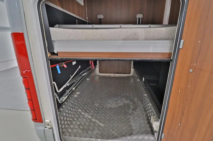 Fahrzeugbild McLouis Nevis 875/Festbett+Hubbett/Garage/Klima/Markise #5