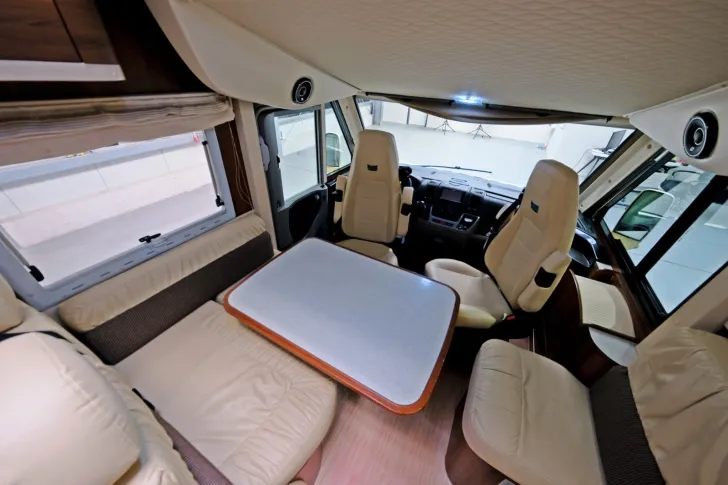 Fahrzeugbild McLouis Nevis 875/Festbett+Hubbett/Garage/Klima/Markise #7