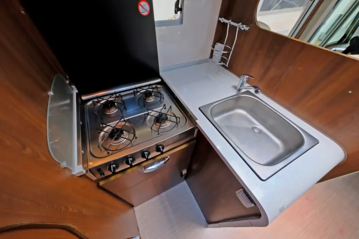 Fahrzeugbild McLouis Nevis 875/Festbett+Hubbett/Garage/Klima/Markise #13