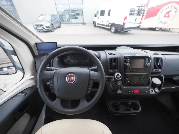 Fahrzeugbild Eura Mobil T 660 HB, Luftfederung, Top Zustand, Markise #6