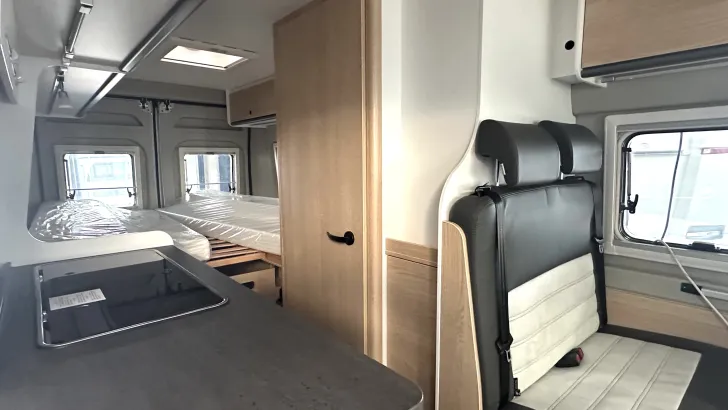 Sicht vorne-hinten Sunlight Camper Van Cliff 640 Adventure Edition