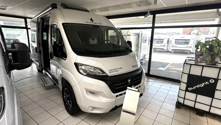 Etagenbetten Sunlight Camper Van Cliff 640 Adventure Edition