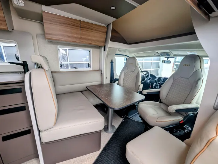 Fahrzeugbild Bürstner B66 TD 690 G Hubbett #5