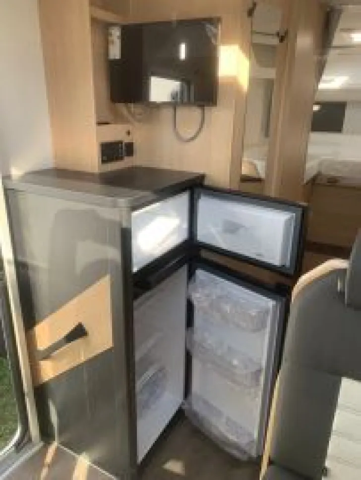 Fahrzeugbild Sunlight T 67S Paket One+Abwassertank isol.* #11