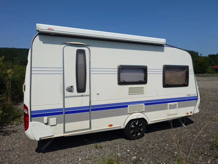 Fahrzeugbild Hobby De Luxe 440 SF #1