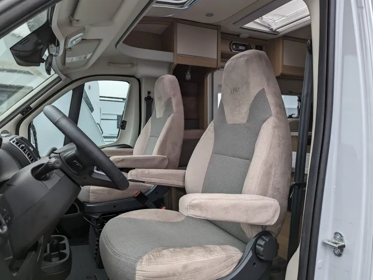 Fahrzeugbild LMC Cruiser V 646 G 180 PS/Automatik, 627 - 3050 #8