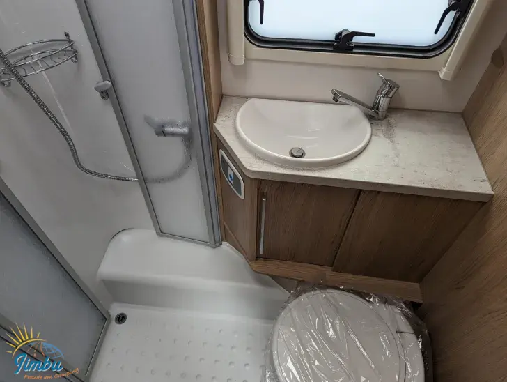 Fahrzeugbild LMC Cruiser V 646 G Fiat 180 PS/Automatik 3050-627 #33