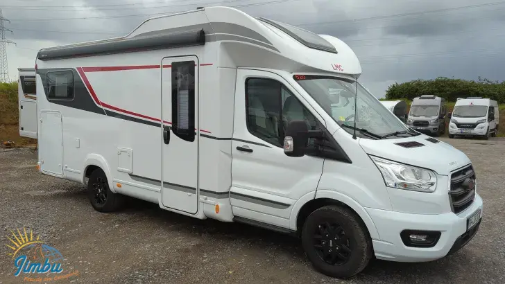 Schräg Vorne LMC Tourer Lift H 664 G 170 PS / Schalter, 520 - 3068