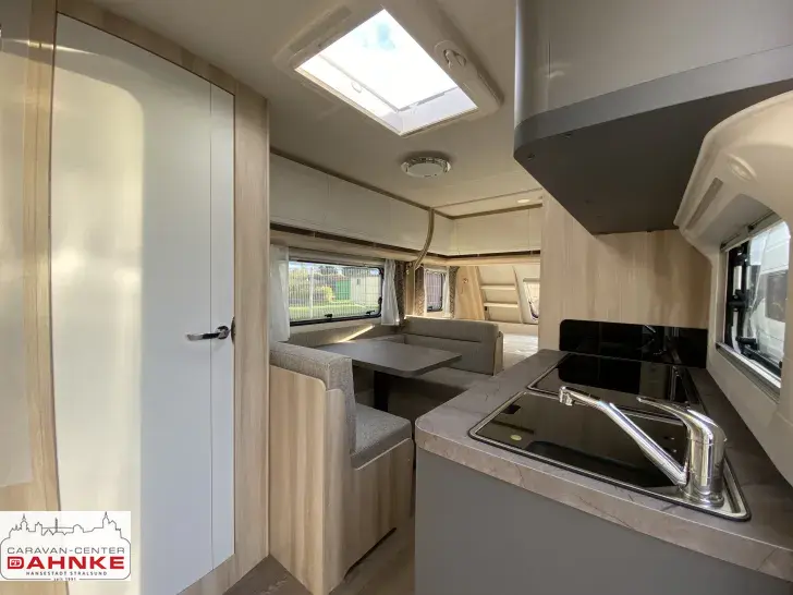 Fahrzeugbild Hobby De Luxe 490 KMF City-Wasseranschluss*1.800 kg* #6