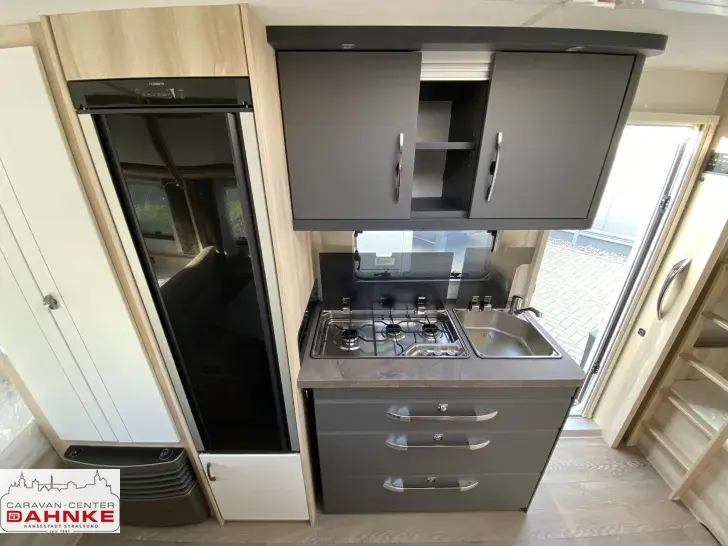 Fahrzeugbild Hobby De Luxe 490 KMF City-Wasseranschluss*1.800 kg* #9