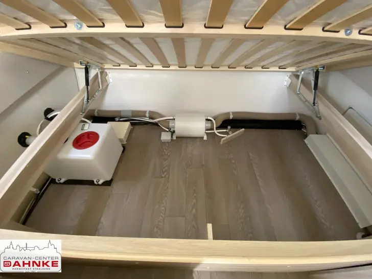 Fahrzeugbild Hobby De Luxe 490 KMF City-Wasseranschluss*1.800 kg* #11