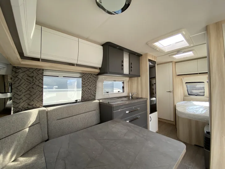 Fahrzeugbild Hobby De Luxe 460 UFe #6