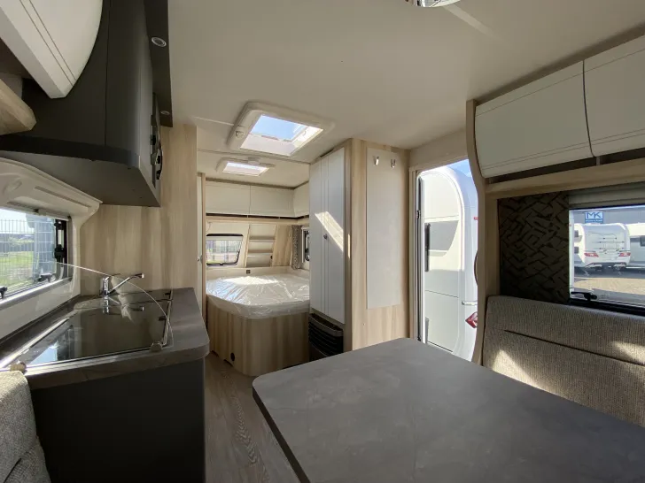 Fahrzeugbild Hobby De Luxe 460 UFe #7