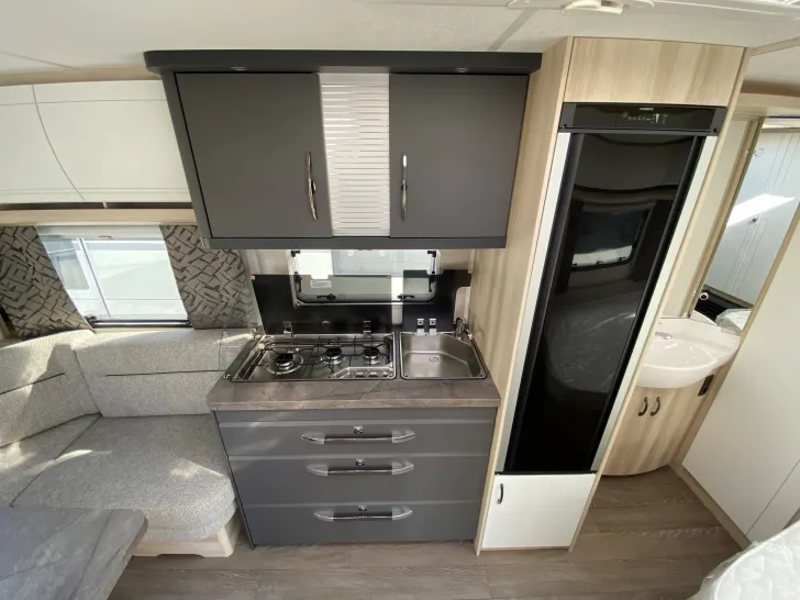 Fahrzeugbild Hobby De Luxe 460 UFe #8