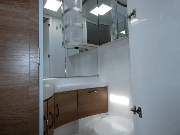 Fahrzeugbild Hobby De Luxe 455 UF - Sonderpreis wg. Hageldellen #18