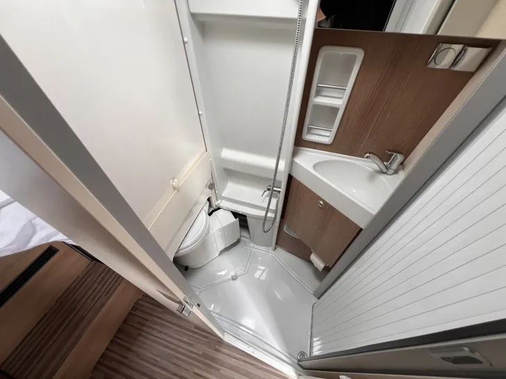 Fahrzeugbild Malibu Van 640 charming coupé #10