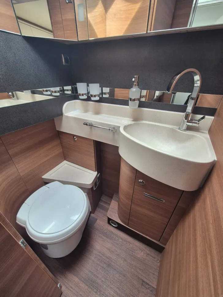 Fahrzeugbild Carthago I 4.9LE chic c-line #24