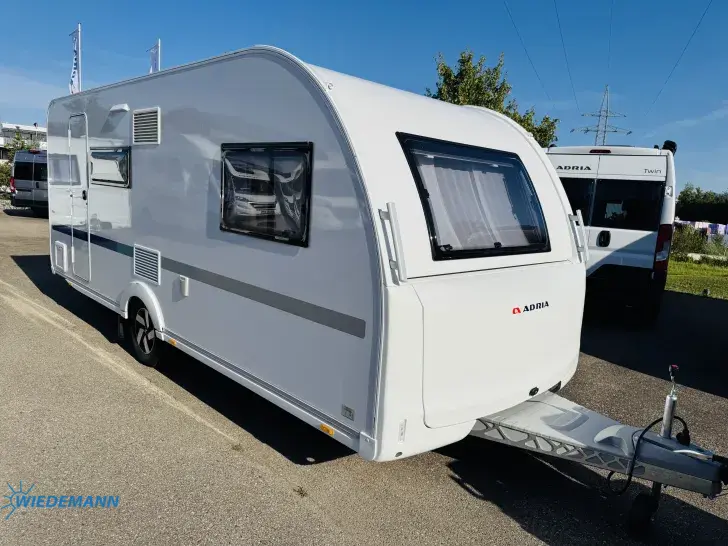 Schräg Vorne Adria Altea 542 PK Mono CS * Stockbetten * GfK *