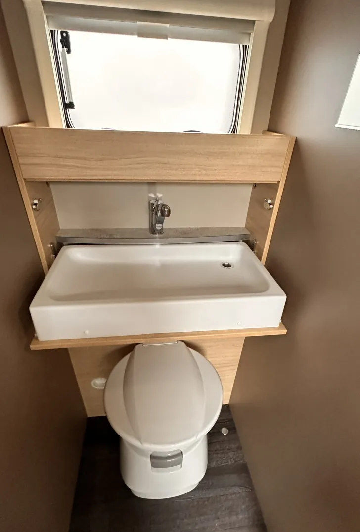 Fahrzeugbild Weinsberg CaraCito 470 QDK AKTION , Steckdosen PLUS Paket #8