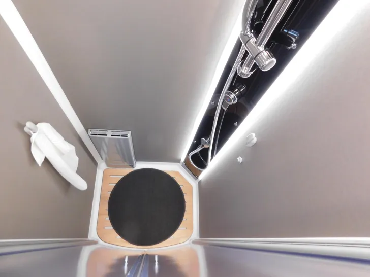 Fahrzeugbild Dethleffs Alpa I 7820-2 Batteriepaket, Backofen, 3.+4.Sitz #19