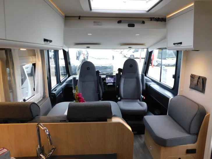 Fahrzeugbild Sunlight Adventure I 68 Automatik, Digital-Paket #11