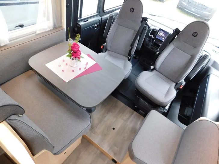 Fahrzeugbild Sunlight Adventure I 68 Automatik, Digital-Paket #12