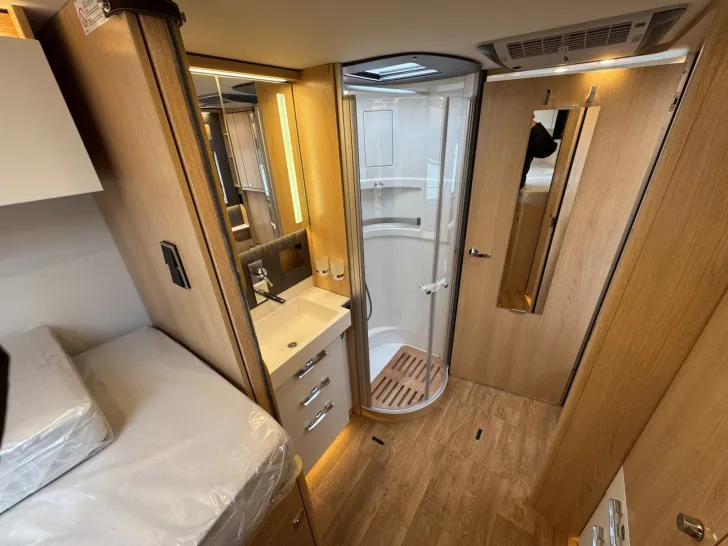 Fahrzeugbild Hymer B-ML I 880 UVP 247.445€ Luftf/Hubstz/Arktis #18