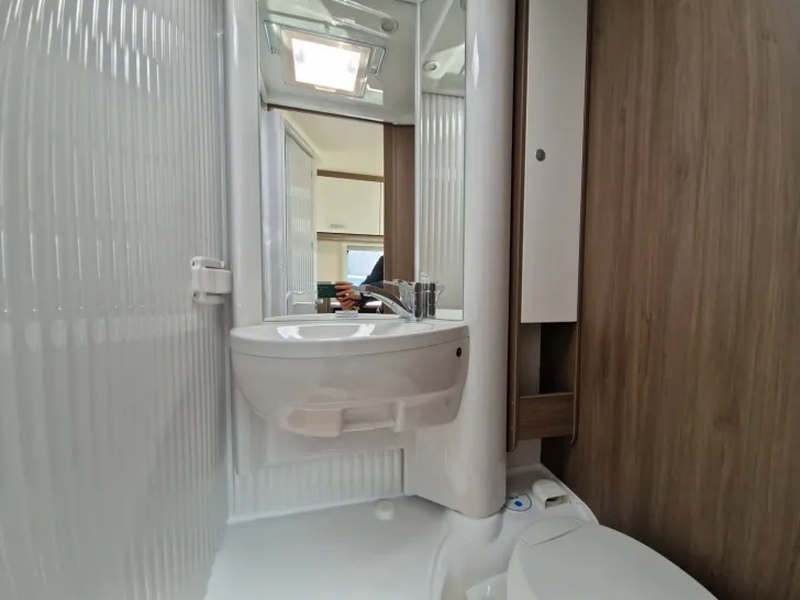 Fahrzeugbild Carado V 337 Pro+ TV/SAT/Markise #13