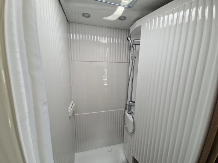 Fahrzeugbild Carado V 337 Pro+ TV/SAT/Markise #14