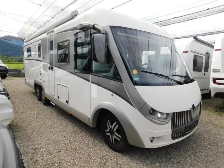 Fahrzeugbild Carthago chic c-line I 6.2 XL QB E+P Stützen, Luftfeder #1