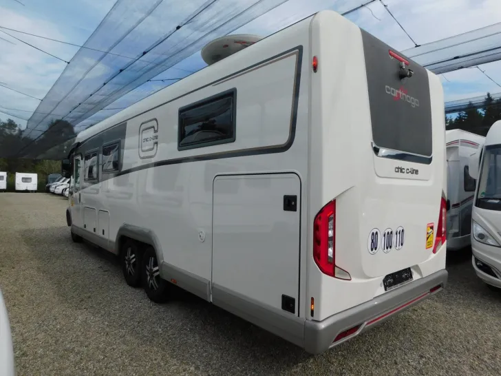 Fahrzeugbild Carthago chic c-line I 6.2 XL QB E+P Stützen, Luftfeder #6