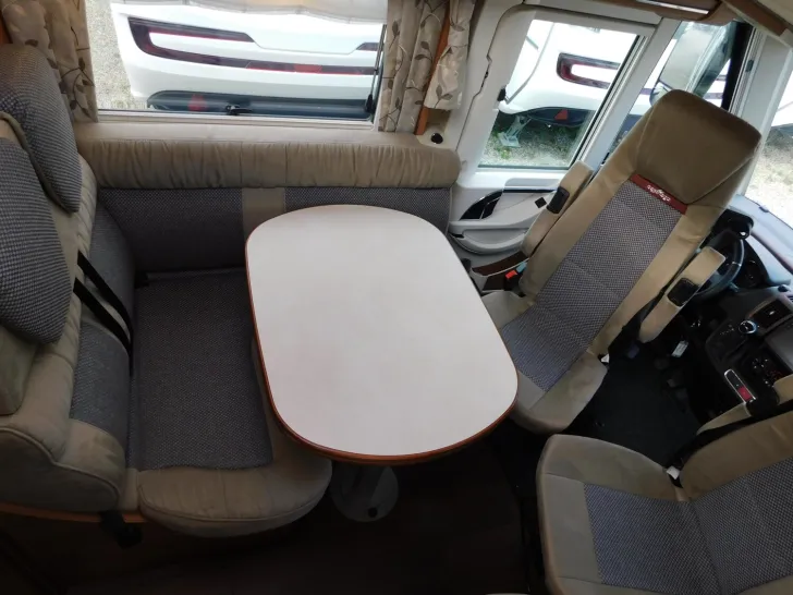 Fahrzeugbild Carthago chic c-line I 6.2 XL QB E+P Stützen, Luftfeder #15