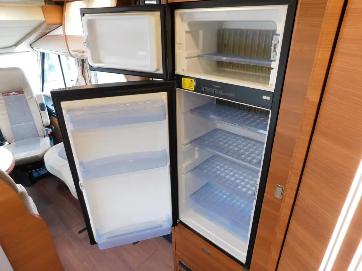 Fahrzeugbild Carthago chic c-line I 6.2 XL QB E+P Stützen, Luftfeder #16