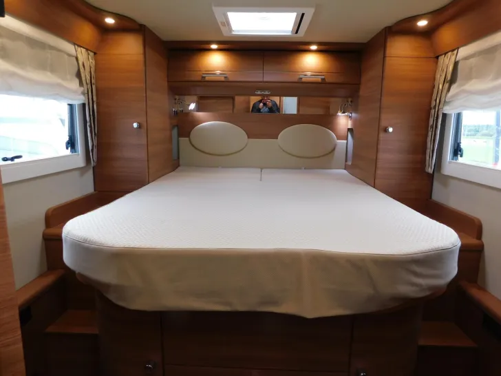 Fahrzeugbild Carthago chic c-line I 6.2 XL QB E+P Stützen, Luftfeder #19