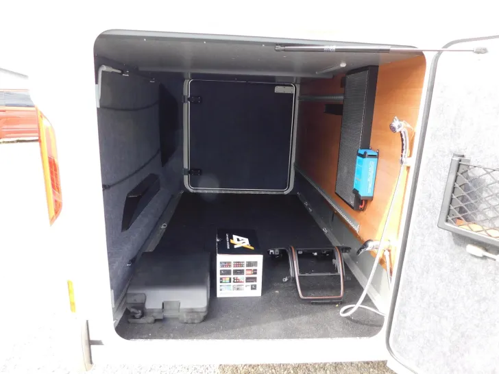 Fahrzeugbild Carthago chic c-line I 6.2 XL QB E+P Stützen, Luftfeder #26