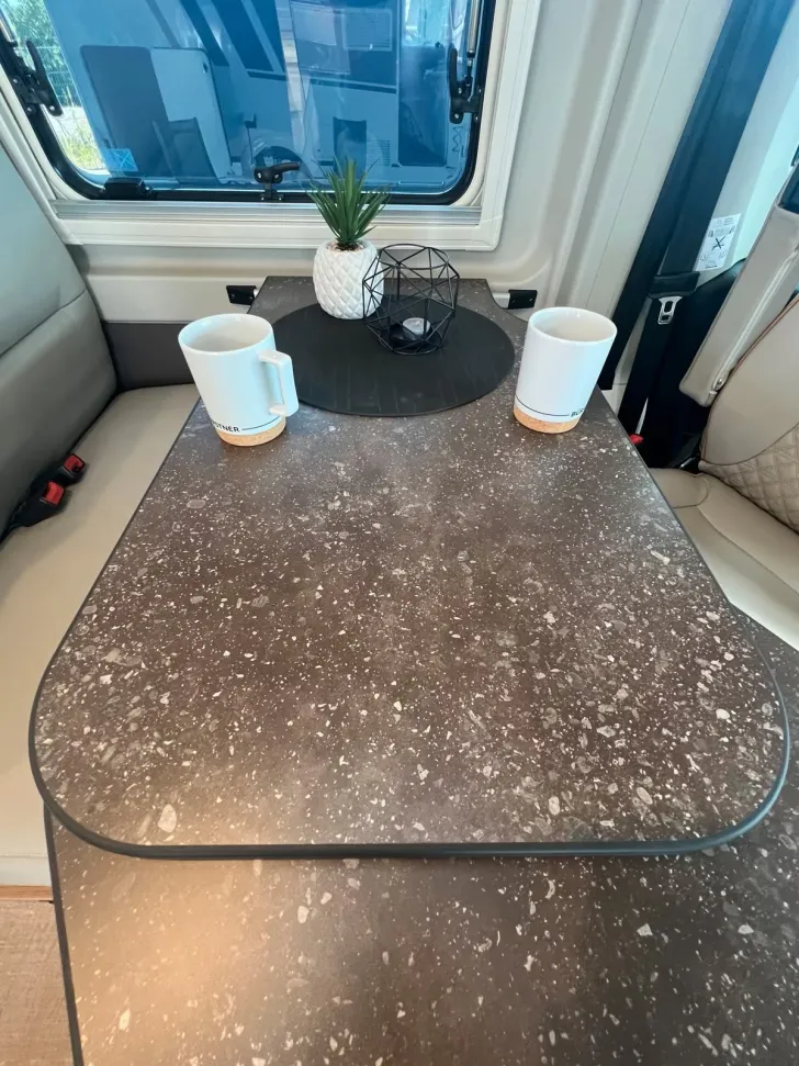 Fahrzeugbild Bürstner B66 600 C Auch mit Schlafdach verfügbar! #18