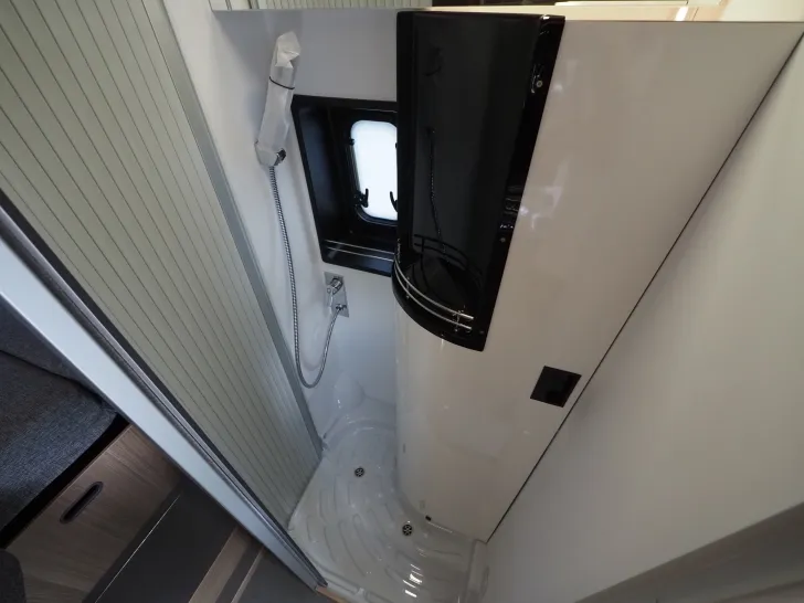 Fahrzeugbild Pössl Summit 600 L Elegance Shine, Aufstelldach uvm #25