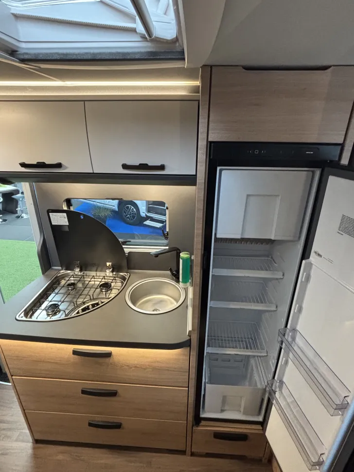 Küchen Knaus L!VE TI 650 MEG Platinum Selection LIVE Niedrigbetten ACC L-Sitz