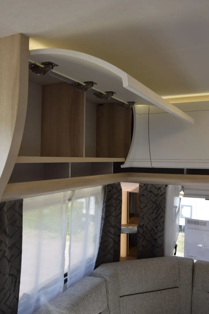 Fahrzeugbild Hobby De Luxe 460 UFe #9