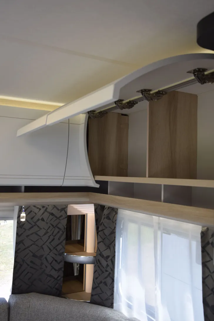 Fahrzeugbild Hobby De Luxe 460 UFe #11