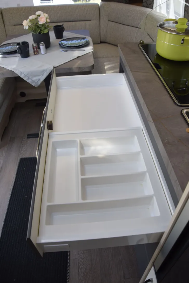 Fahrzeugbild Hobby De Luxe 460 UFe #16