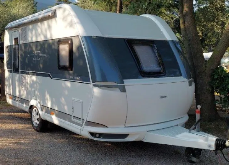 Fahrzeugbild Hobby De Luxe 400 SFe #1